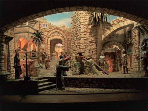 Gesù cade con  la croce